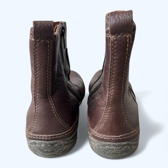 Clarks Artisan Brown Leather Ankle Chelsea Boots Women's size 8.5 M Gorpcore - Picture 6 of 11